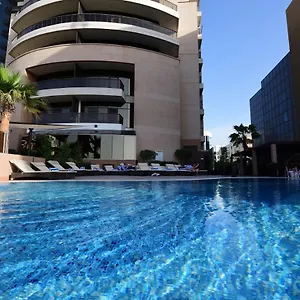 4* Hotell Majestic City Retreat